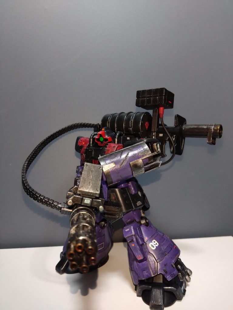 全体的にエッジにはシルバーのドライブラシ入れてます。