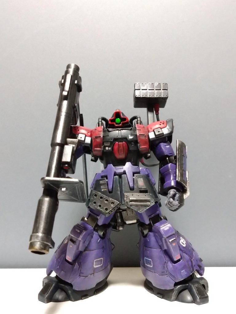 ガトリング無しの正面立ち姿です。ガトリング装備ということもあり装甲追加してます。