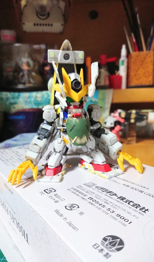 制作途中。当初は、ダイバー繋がりで、ダブルオーダイバーを改造しようと思ってたのですが。バルバトスルプスレクスの曲線に、ガンダイバーとしての素質と可能性を見いだし(笑)彼に白羽の矢が立ちました。