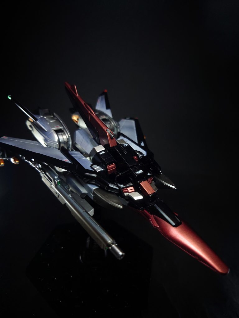 66A式空対空ミサイル「ハヤテ」C.E.66年にオーブが制式化した国産空対空ミサイル。ムラサメの場合、左右の腰部フロントアーマーに2門ずつ計4門内装された発射筒に装填されている。MA形態時で特に重宝され、在来航空機などの軽装甲航空目標に対しては絶大な威力を誇る。『機動戦士ガンダムSEED DESTINY 連合vs.Z.A.F.T.II』ではMS形態でも使用でき、その際はやや山なりに4発発射される。