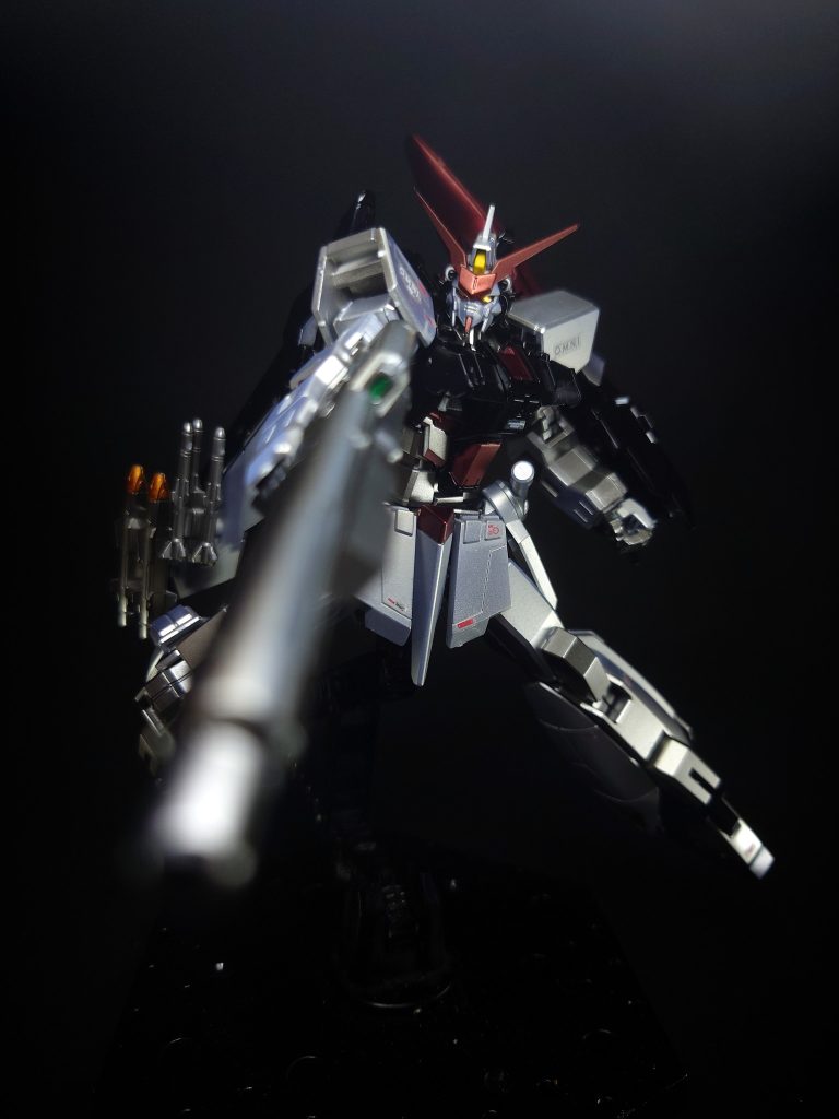 72式改ビームライフル「イカヅチ」中距離射撃用のビームライフル。M1アストレイに装備されたものをベースに開発された[7]ムラサメ専用装備であり、MS形態時の主武装として使用されるほか、MA形態時にも固定砲台（マウントラックの可動により、ある程度の射角は確保できる）として使用可能。MS形態時はトリガーを引くことで作動させるが、MA形態時はマウントを介して発射信号を送り、作動させる。