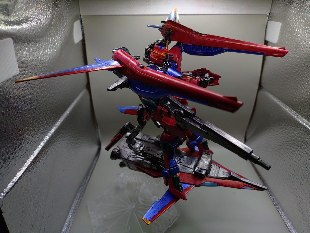 〇運用方法3戦闘にはいったら、リフターをボードモードとして使用し安定した射撃を高速移動しながら行ない、敵を一掃します。※写真はフルバースト