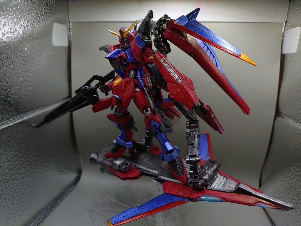 〇リフター サブフライトモード過去のリフター同様、サブフライトシステムとしての機能も合わせ持ち、スノーボードのように横にのる事が可能で、従来のリフターと異なる立体的でトリッキーな飛行を可能としています。