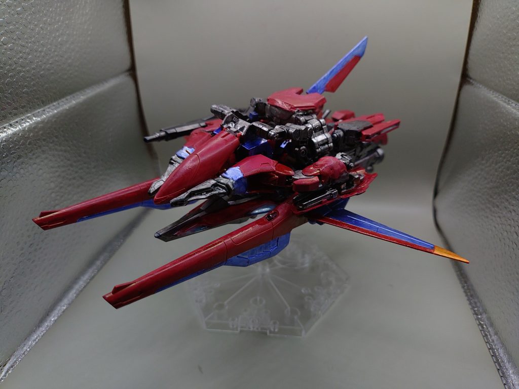 〇運用方法1出撃した本機はまずはMA形態に変形し、いち早く戦場へ移動します。リフターと機体のエンジンをバランスよく使用し安定した速度と、緊急時に戦闘に入れるようにしておきます。