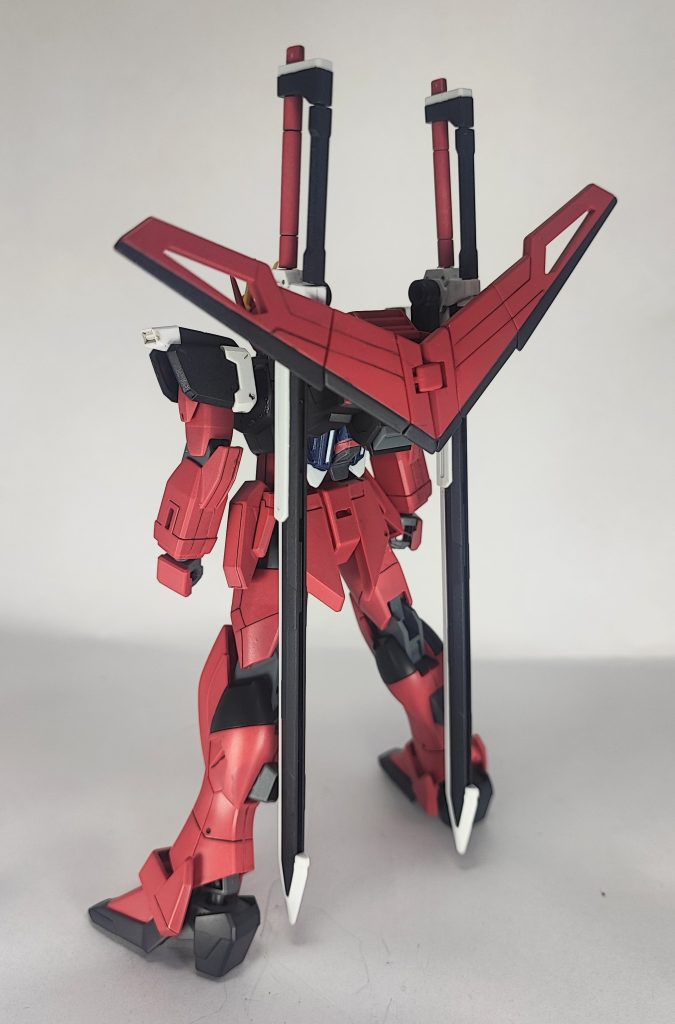 背面デカールがもうなかったので後ろまでまわせませんでした。ボリュームがありますがソードは意外に軽く自立も直ぐに出来ました。見えづらいですがコアスプレンダーはHGだと単色なのですが、こちらもフル塗装してます。地味にこれが一番大変だったかも。