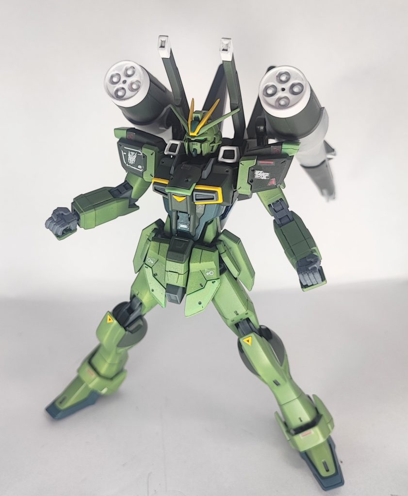 四連装ミサイルランチャーとデリュージー超高初速レール砲地味に好きな武装!というかこんな名前だったんですね(笑)