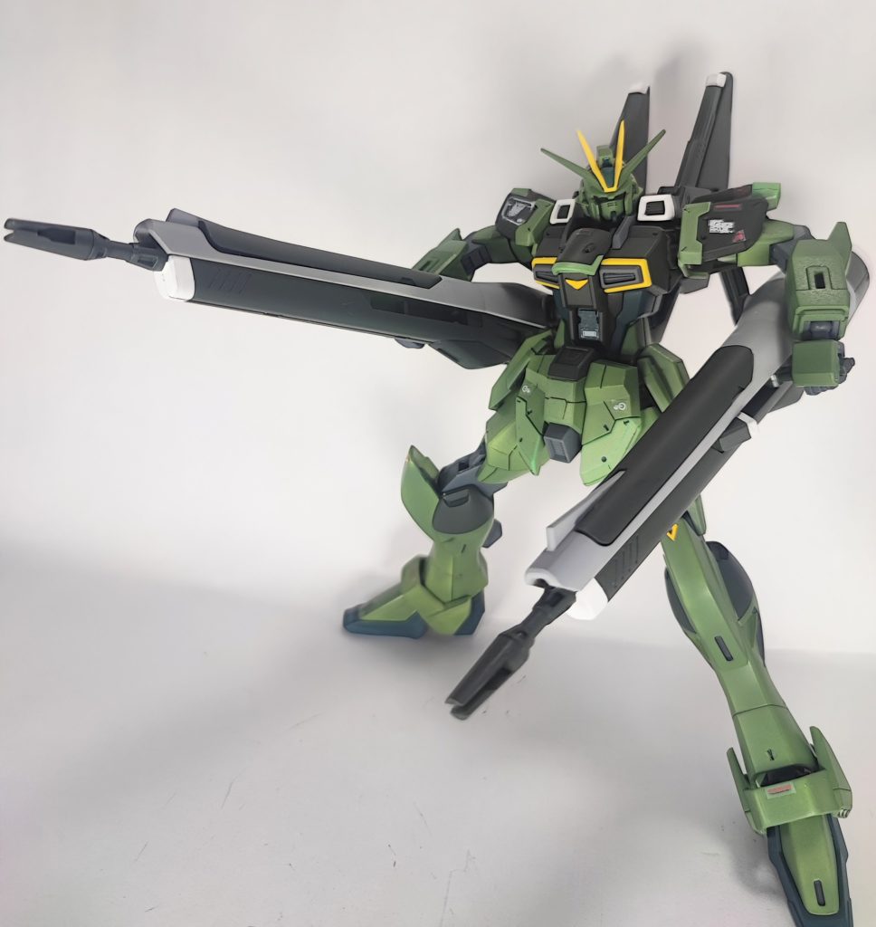 作品について劇場版を見て購入したので最初からSpecIIでの製作を決めていました。(ルナマリア推しなのでコンプリートしたかった)設定資料のデザインを見ながら、意外と細かな色作りが必要と判明、緑の配色はかなりこだわりました。HGはかなりシンプルなキットなので、塗装もですがスジ彫り、ディテールアップにもチャレンジ、大分慣れてきましたがまだまだ練習は必要そうです。実は額のパーツを無くしてしまい、レジンで複製したものになってます。当然初めての挑戦かつ細かすぎたので苦戦しました。こちらの機体についてコメントいただけますと幸いです!