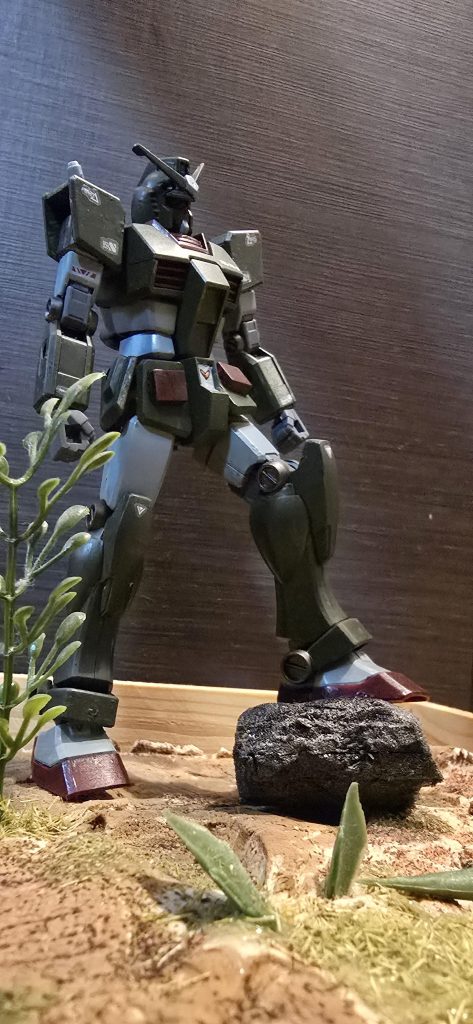 「ガンダム石を踏む」の図であります。第1話「ガンダム大地に立つ」第2話「ガンダム石を踏む」第3話「ザク石を投げる」※実際にはそんなタイトルありません。↑これをガンダムの知識がほぼないやつが言ってるって、マジで怒られる💦でも、実際、ザクが石を投げるシーンありましたよね?ホントは超リスペクトのつもりなので💦