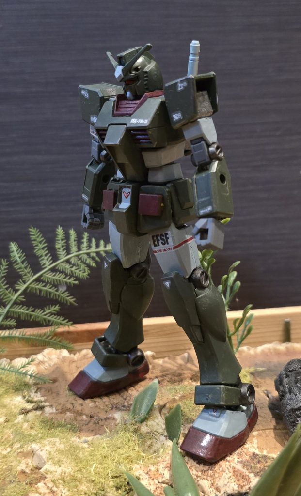 カッコイイだけで貼った、左足の「EFSF」が何なのか、全く存じ上げません。連邦軍?ホワイトベース?何かの部隊の略称ですかね?ファンの方々に申し訳ないです。