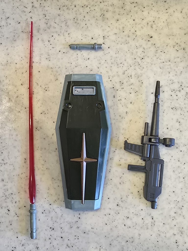 武装ですシールドの十字架部分。イエローか、オレンジか、茶色系かと悩みに悩んだ末、ウッドブラウンにしました。陸戦用ぽくて、我ながらいい配色( ˶ー̀֊ー́ )و✧