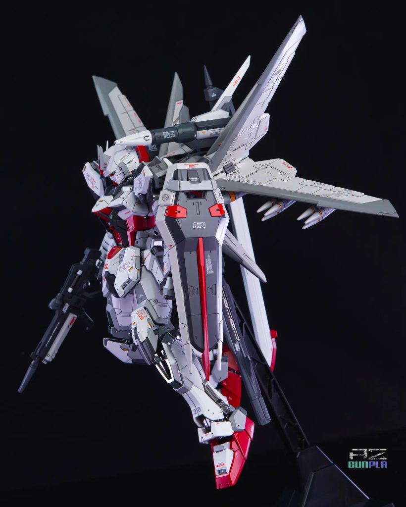 Strike Ootori–3枚目/制作者：@azrirdzl