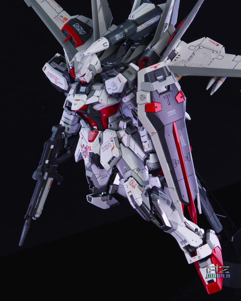 Strike Ootori–2枚目/制作者：@azrirdzl