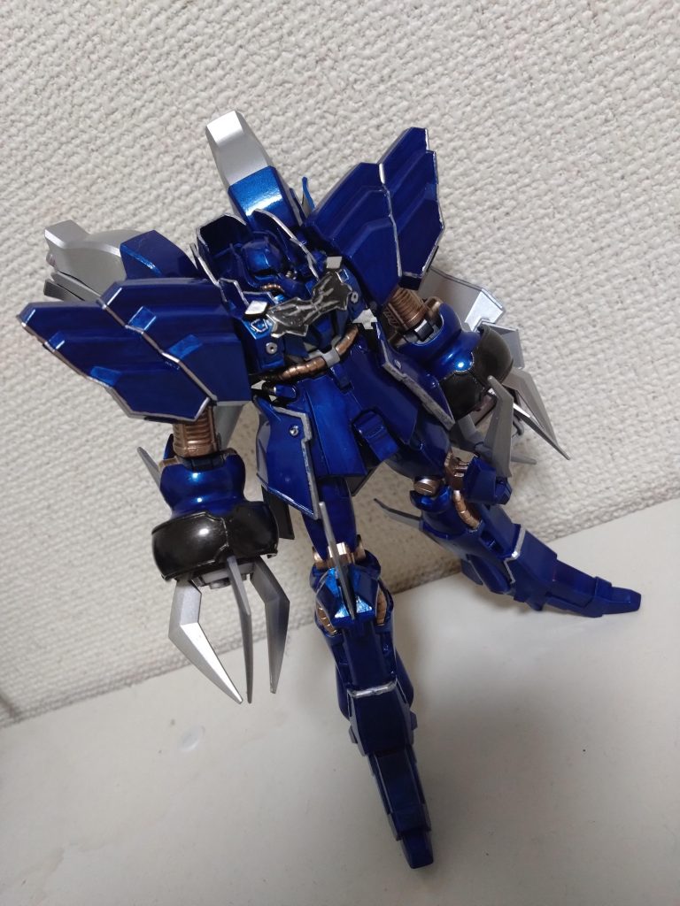 袖付き軍団–3枚目/制作者：MUK