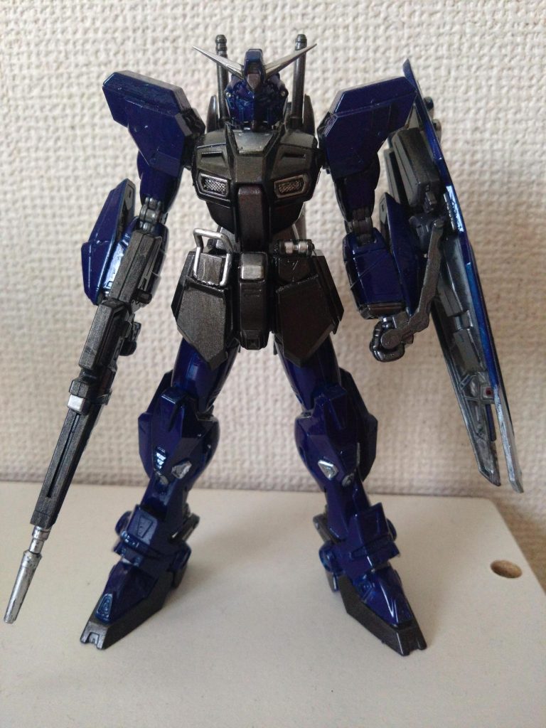 スカート？が気に入らなかったので前後ともにνガンダムのものを加工して取り付けてます。