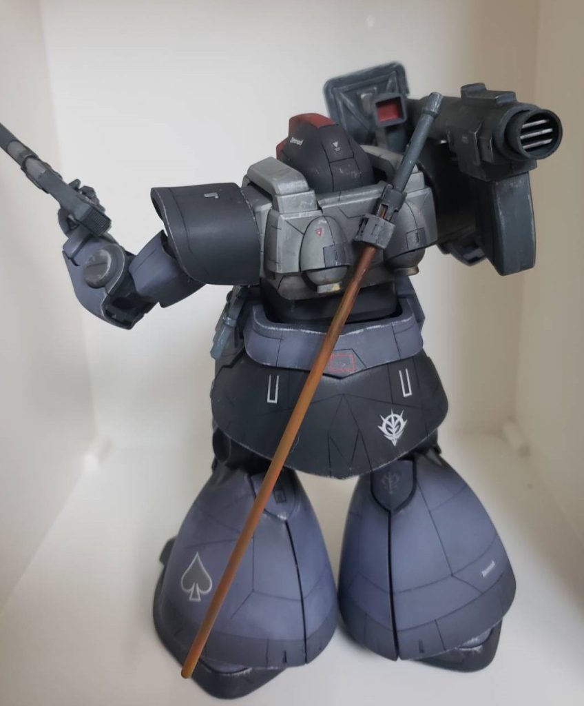 後ろ姿。主にチッピングをしました。