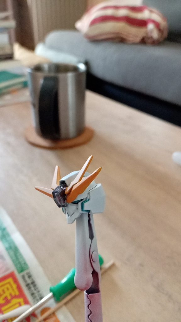 アンテナはガンヴォルヴァのものだけだと寂しい感じがしたのでウルから拝借しました。