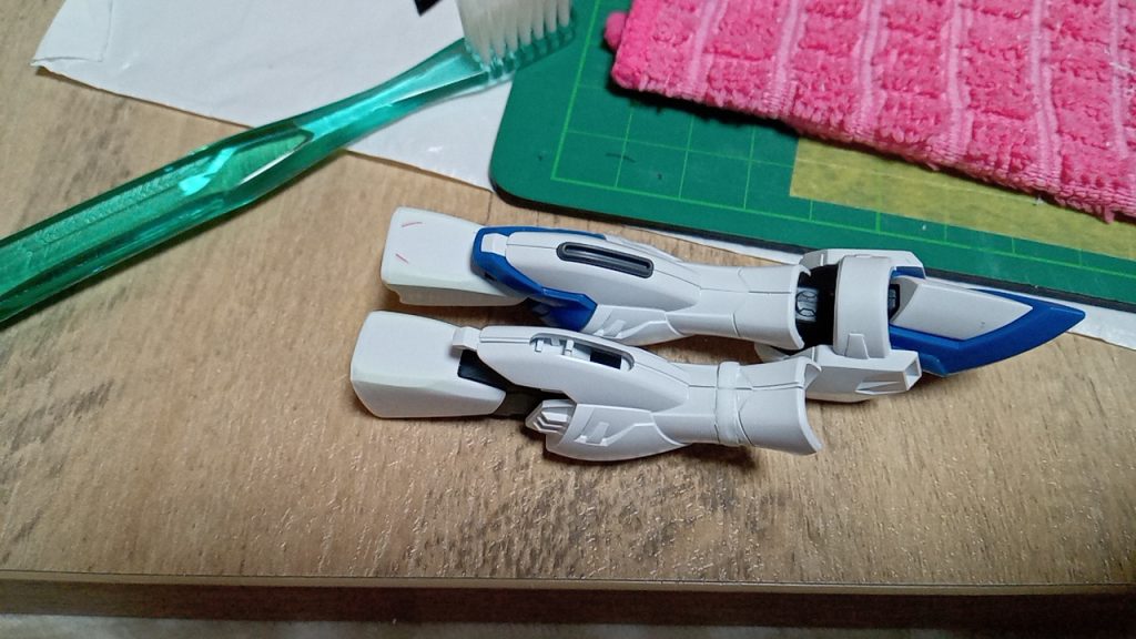 スタイル改修は胴1mm.上腕、前腕2mm、腿1mm.、脛2mmずつ延長しました。初めてスタイル改修やってみましたが、脛パーツ切断してプラ板積層の作業の緊張感が凄まじかったです。