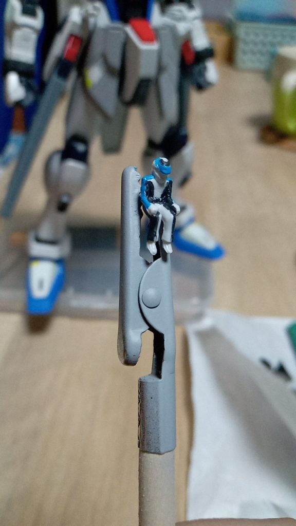 筆塗りがあまり得意じゃないので雑なのはご容赦を…！