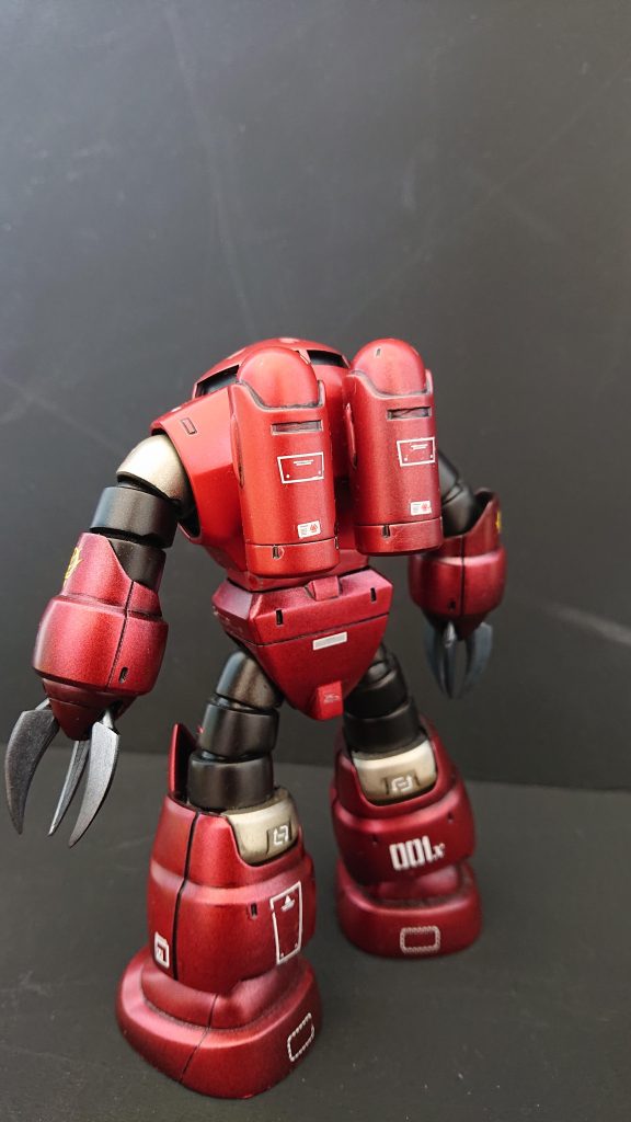 ゴテゴテし過ぎていないのに力強い背中。さすが水泳部です