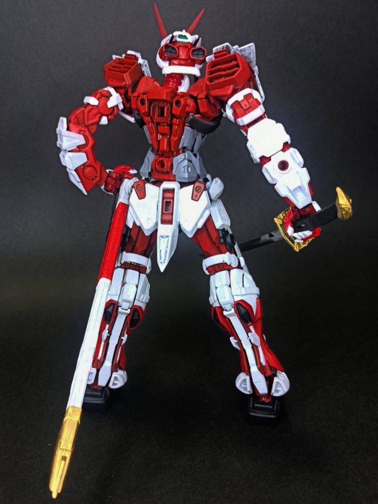 リアビュー。後頭部やふくらはぎのダクト部分の黒は下地そのままです。マスキングしなくてもこういうことができるのは筆塗りの旨味。