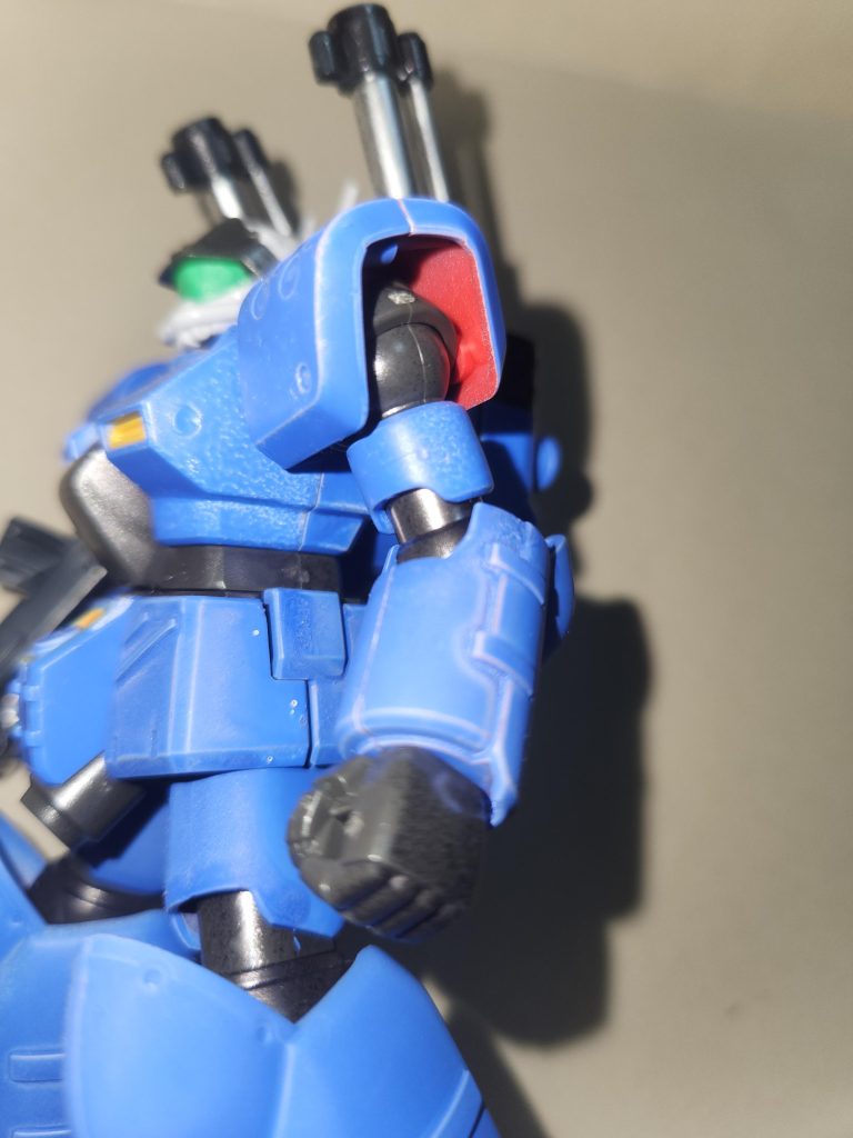 　どこがどう見えるか、とか考えて塗ってないので肩の内側が普通に真っ赤。　結構前に塗ったやつなんですが、これ以降肩の内側とかも塗るようにしてます、えぇ。