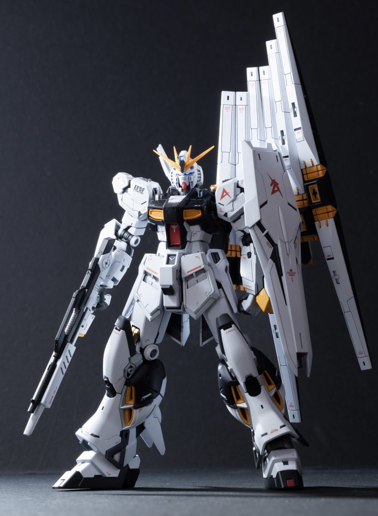 よくある改造ですが、EGνガンダムからフェイスパーツだけ移植。少し面長なのが私のイメージ通りで気に入ってます。