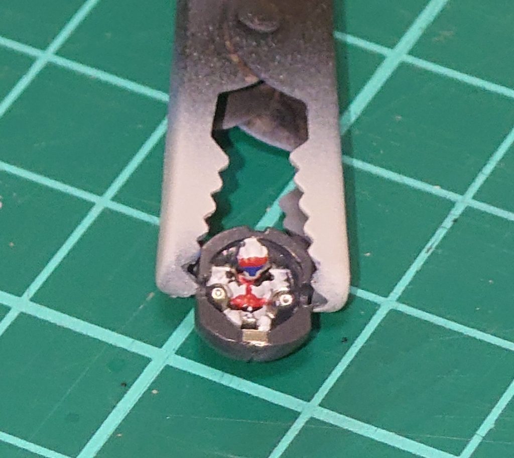 ロランは筆塗りで