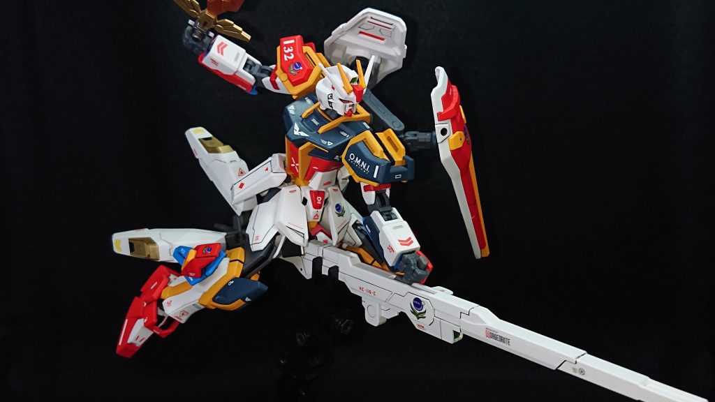 No.32：キャリバーンストライクhttps://gumpla.jp/hg/1550672「箒に跨ったストライクを作りたい」そんな想いで作ったストライクですバリアブルロッドライフルを初めて見た時からもう魔女の箒にしか見えなくてｗキャリバーンを作ってすぐにストライクとのミキシングを始めましたｗ作ってすぐにアイデンティティを取られたキャリバーンには悪いことをしました💦武装の剣にはメタリックオレンジとピュアーメタリックレッドで簡単なグラデーション塗装をしています以前アーチャーストライクでやったのと同じやつですねこの塗装は結構気に入っているので、今度は赤系以外でも挑戦してみたいと考えています！今回は“箒に乗ったストライク”がメインなので余計な味付けはなるべくしないでシンプルにまとめています赤い機体企画で投稿したストライクの中で一番閲覧数が伸びた自慢のストライクですｗ