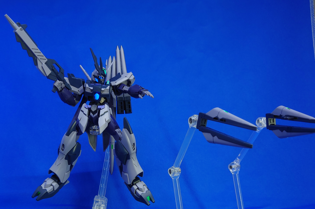 フェイクニューのデザインかっこよくてすきです。