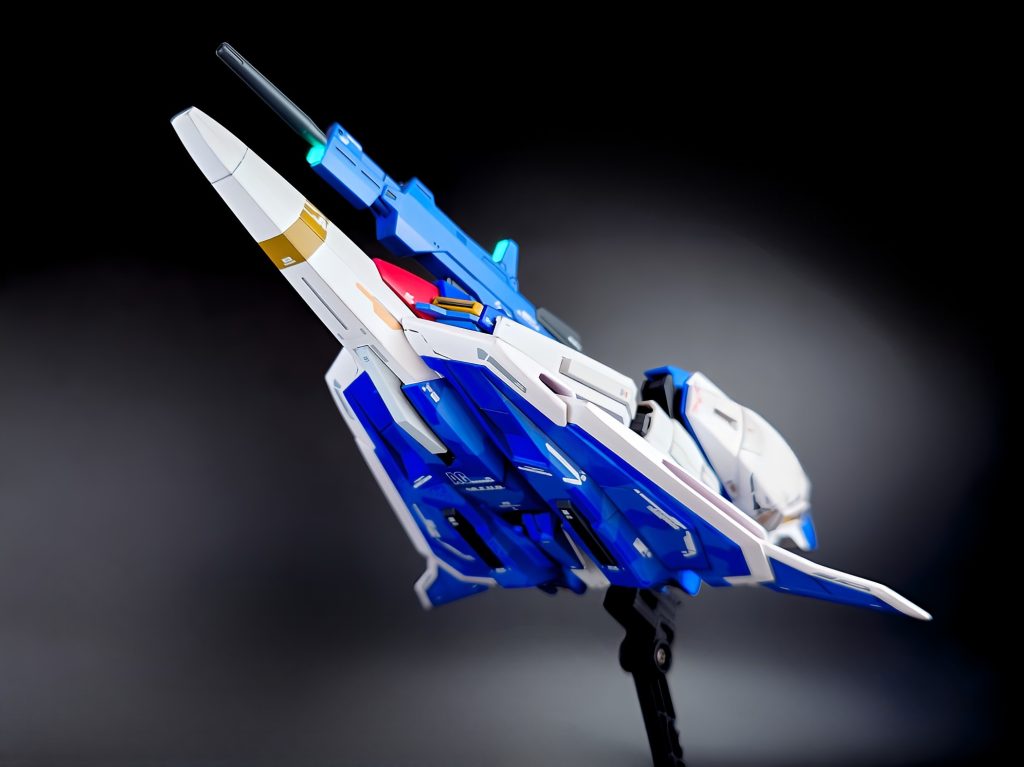 ウェイブライダーへの変形は極めてスムーズ。一度バラバラにしてウェイブライダー用のフレームにパチパチしていくだけリアルさはないけどこれでいいと思う…ドキドキしながら変形なんて嫌だもんねぇ