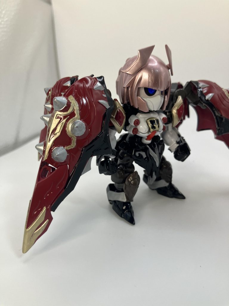 斜めから目の色は通常時の青にしてますが、鷹目状態のカラーでも良かったかなと思います