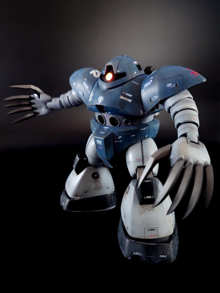 いろいろとポーズをつけたいのですが手も足もかすかに動くだけなので…