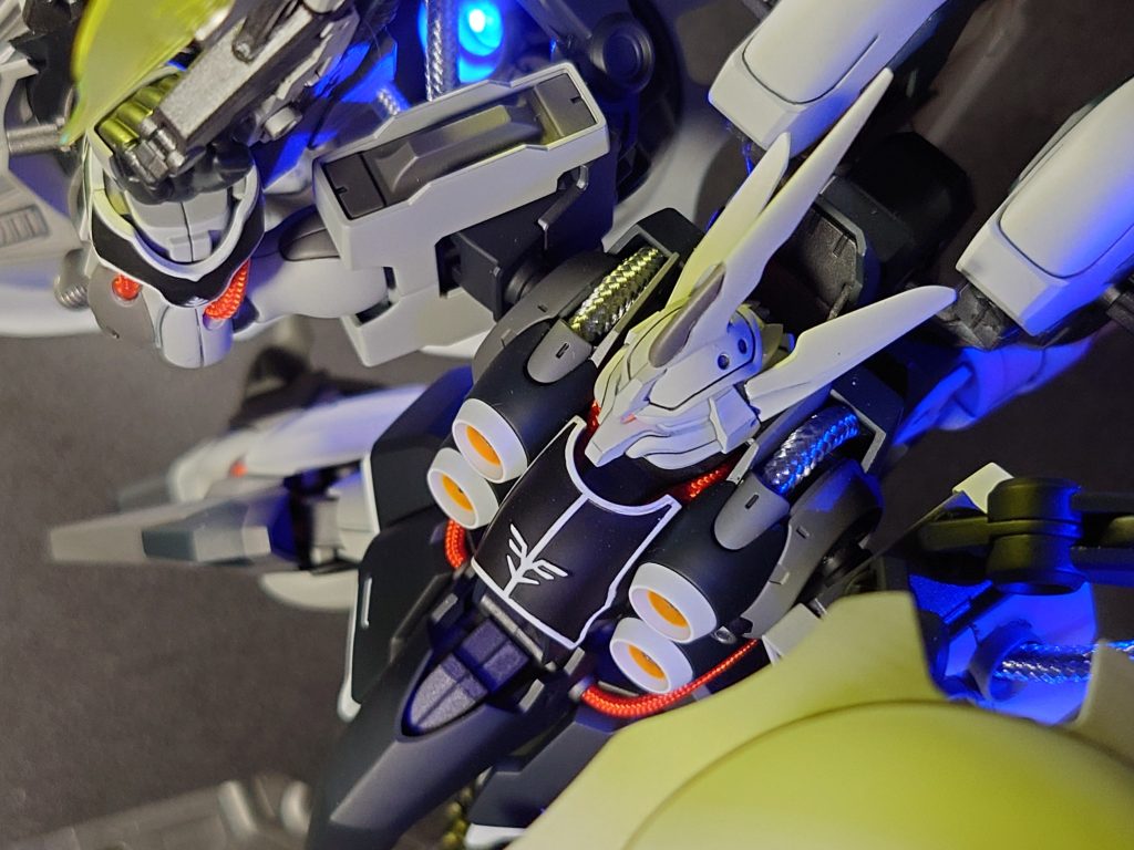 組み上がるとこの通り、光漏れが無くなっています!