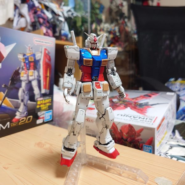 RGガンダムver2.0　チタニウム風塗装