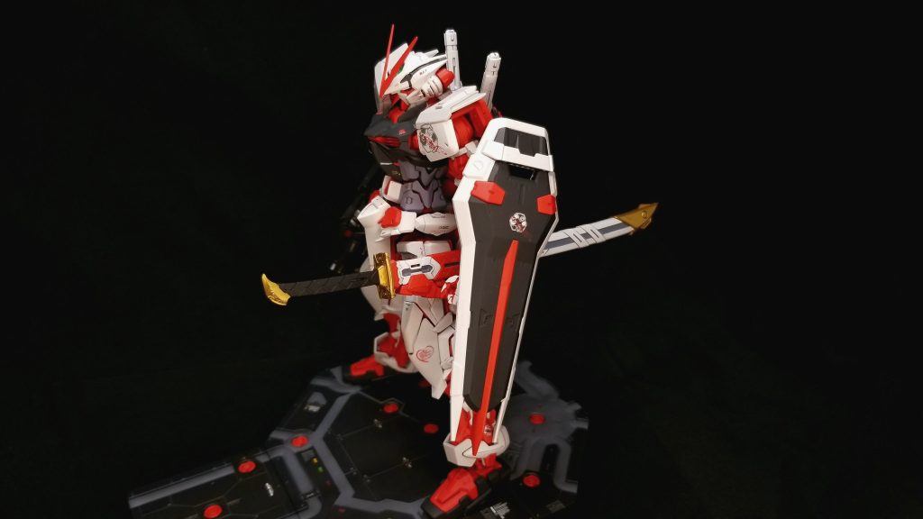 旧1/100アストレイシリーズもよくできていましたが、MGのクオリティは最高ですね。