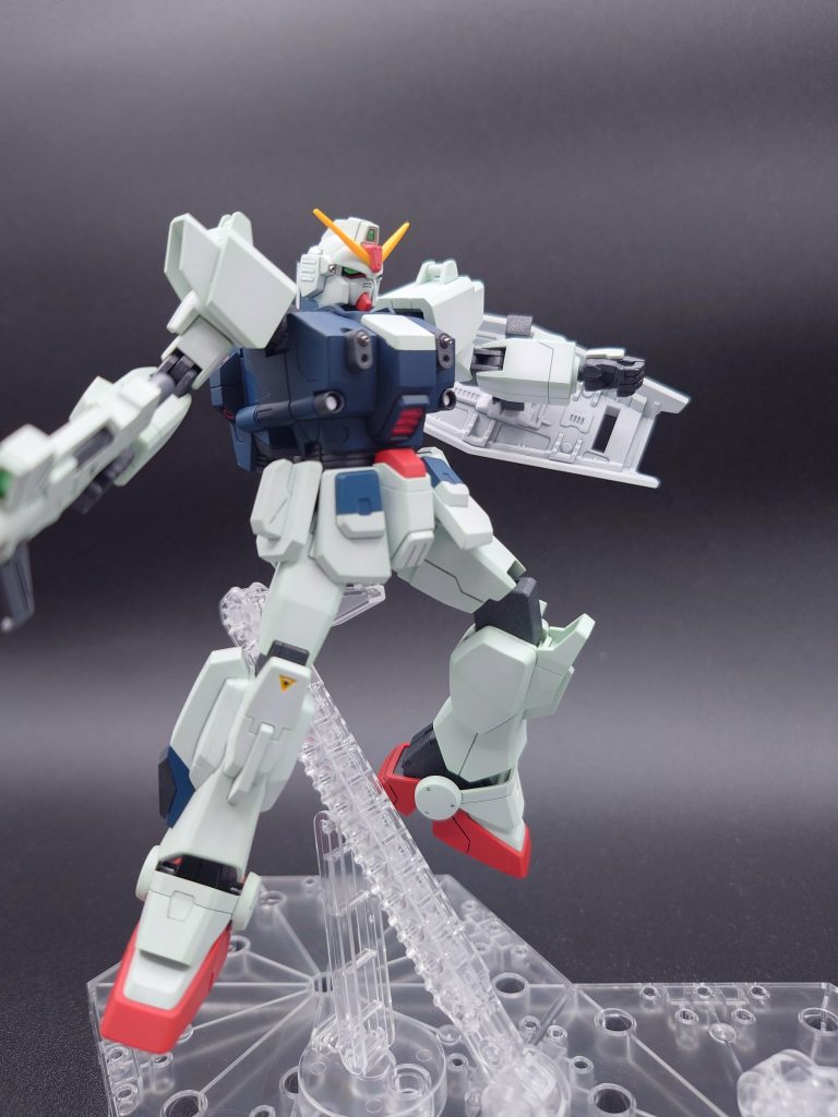 マリオン:アタシヲ、トメテ・・・ユウ:!マリオンの声に合わせて、胸部ミサイルを発射するユウニムバス:何っ!2発のミサイルが命中し、2号機の左腕と右脚を吹っ飛ばす