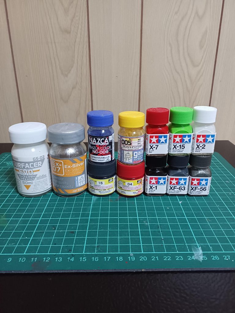 お世話になった塗料たち。