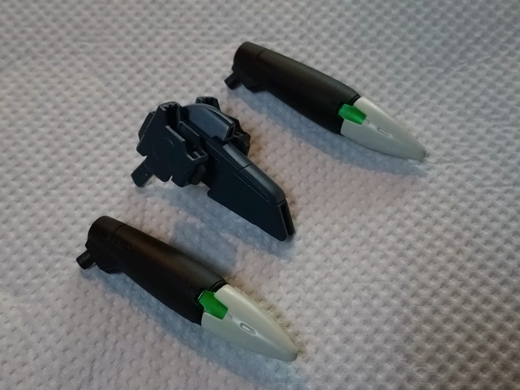 べギルペンデの補助アンチドートユニットは手持ち兵装になりました。これはこれで試験機らしくていいと思います。銃の基部は、モビルドールメイのビームガンと、MSGの銃ホルスターから作成。