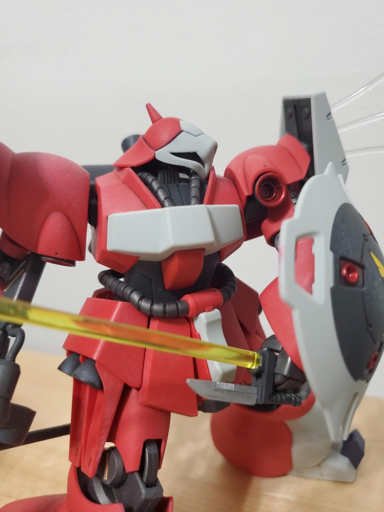 サザビーを作ったのならニューガンダムでしょ!!って思うけど、なんかガンダム系はまだだな…って勝手に思ってて、このクェス専用ヤクト・ドーガも昔から好きだったからちょうどよかった。