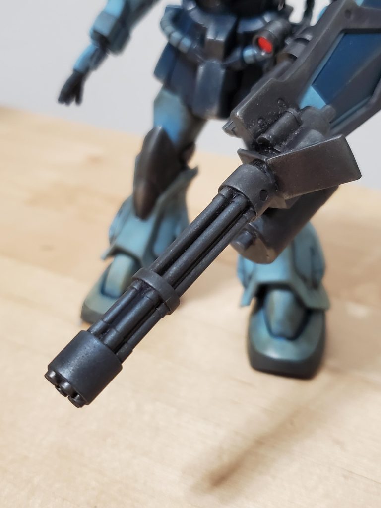 シールドガトリングの砲身も若干ガンメタルとメタルで金属感出したあと、青焼けを表現。