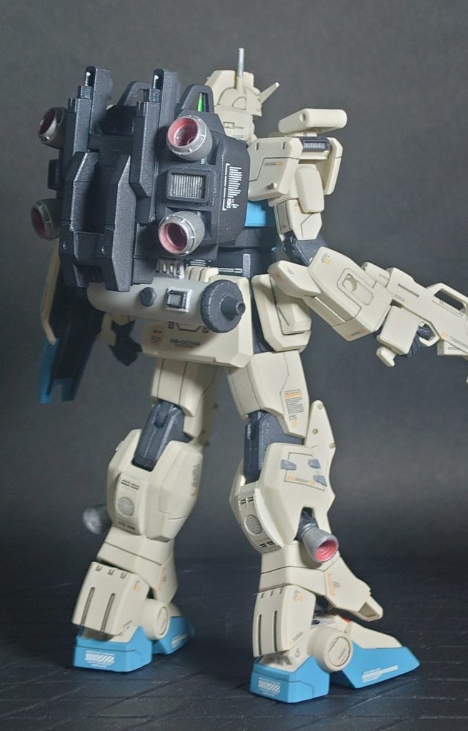 「シローさん、義足の具合はどうですか？」「思った以上にしっくりくるな。十数年振りの操縦もなんとかやれそうだ。しかしネイザースとやらもよくこんなロートルを引っ張りだしたな。」「ネイザースっていうのは『どちらでもない』って意味なんです。ｽﾍﾟｰｽﾉｲﾄﾞでもｱｰｽﾉｲﾄﾞでもない、連邦でもジオンでもない、ﾆｭｰﾀｲﾌﾟでもｵｰﾙﾄﾞﾀｲﾌﾟでもない。そういう集まりなのでシローさんの立場はもってこいってワケです。」 