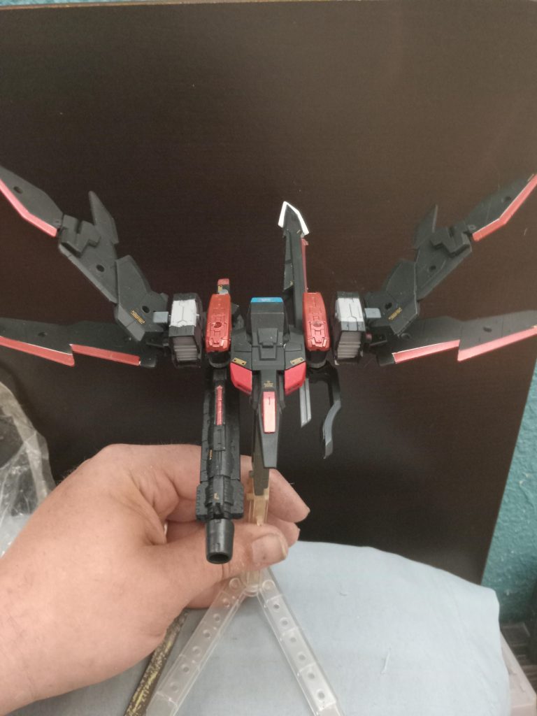 戦闘に様々な武器を届けたり、ドッキングしてMSの機動性を向上させたりすることで支援できる支援ユニットが開発された。コアブーストフライヤーはパイロットまたはコンピュータプログラムによって制御できる。