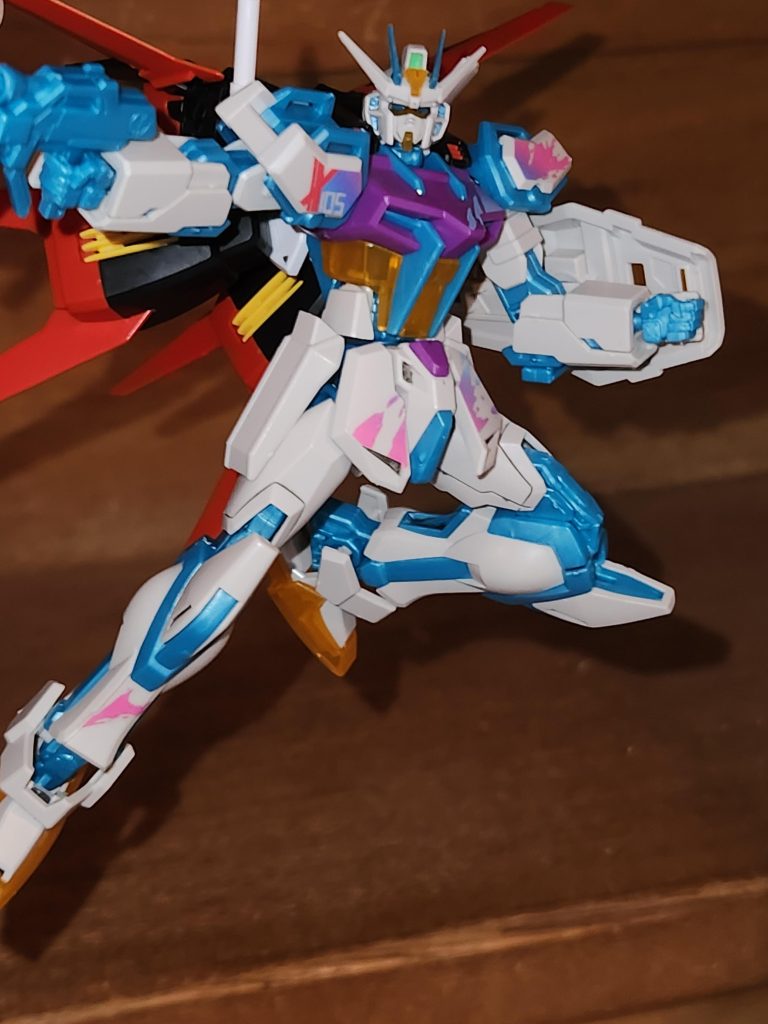 エール。SEED撃ちのポーズをやりたかったんですが、右肩の関節が若干弛い子だったんであんまりばしっと決まりません。