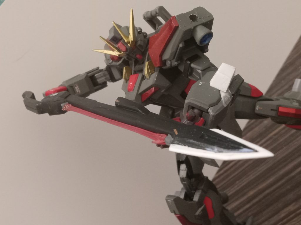 エクシードキャリバーは武器パックの1つです。物理的な刃先とビームエッジを備えた大型の対艦剣です。船の装甲を切り裂くために設計されています。