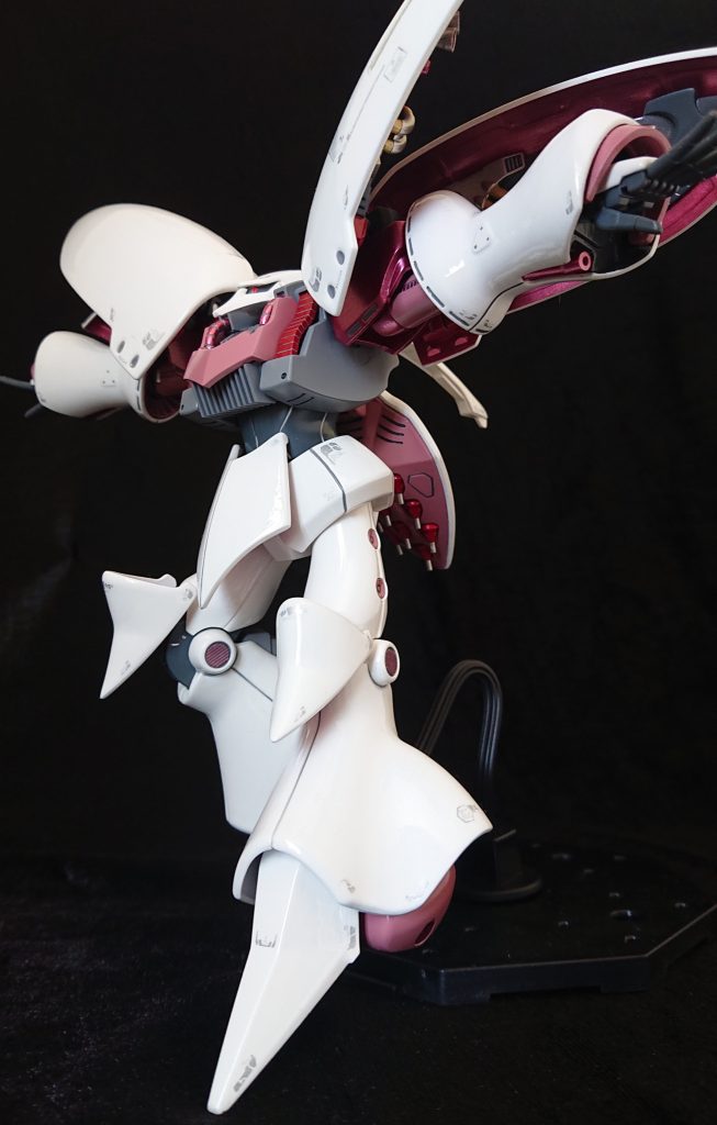  おまけのあおりカット。お尻のファンネルもしっかり塗装🤭飾ってしまえば、見えませんが魂が宿るって言うから😁