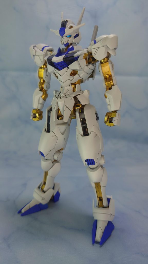 全装備解除。これが一番動かしやすいはずなのに関節の塗膜のせいでこれでも動きにくいです