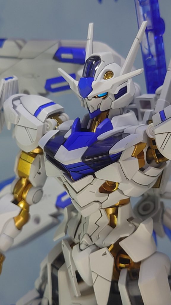 神々しいといえば金色なので関節まわりは金色です瞳が地味に輝いていてお気に入り