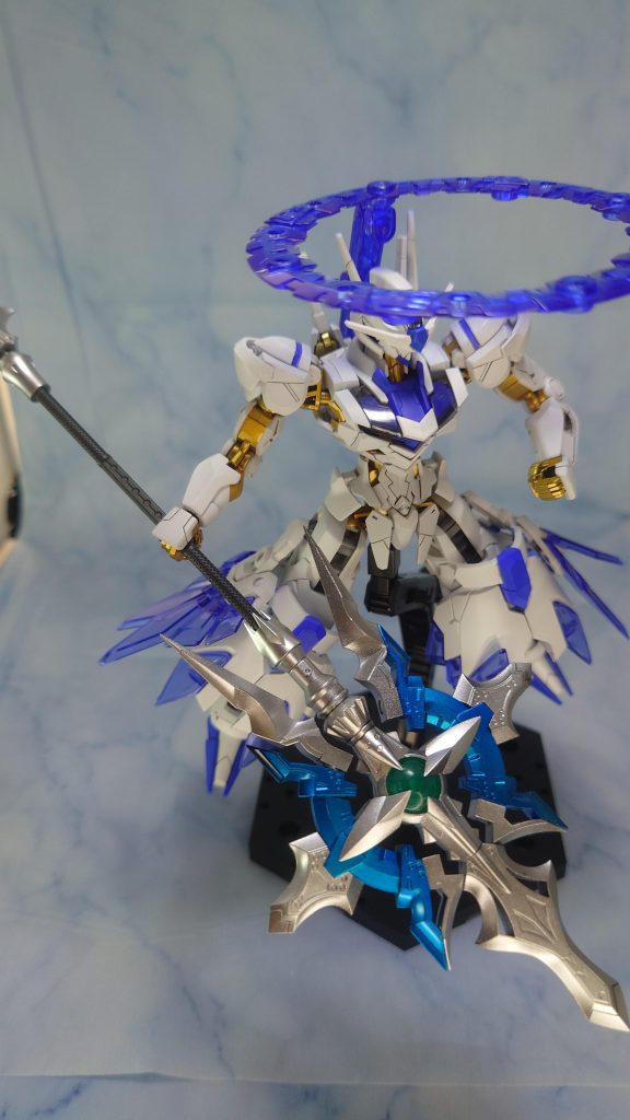 武器としてヘヴィウェポンユニット アルナイルロッドを装備してます