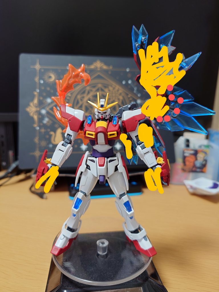 コトブキヤのエクスアーマーEを使用させていただいたのですが、開いた際の色を何にするかの検討…結果、ゴッドガンダムもシャイニングガンダムもハイパーモードが金色ということで、ゴールドにさせていただきました（笑）