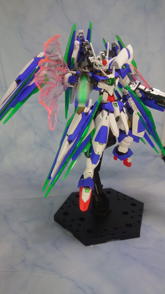 ここまでご覧いただきありがとうございましたというわけで初めて大改造して出来上がったイノセントガンダムでしたこの機体は先にアップした2体より先に作った、生まれて初めてのミキシング機なので思い入れが半端ないです。常にイメージやモチーフ先行で作り始めるので失敗箇所が多く見苦しい点もあるかと思いますそれでも今後も自分の思うカッコよさやイメージを少しでも表現できればと思います
